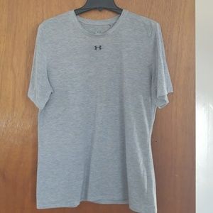 Under Armour T-shirt